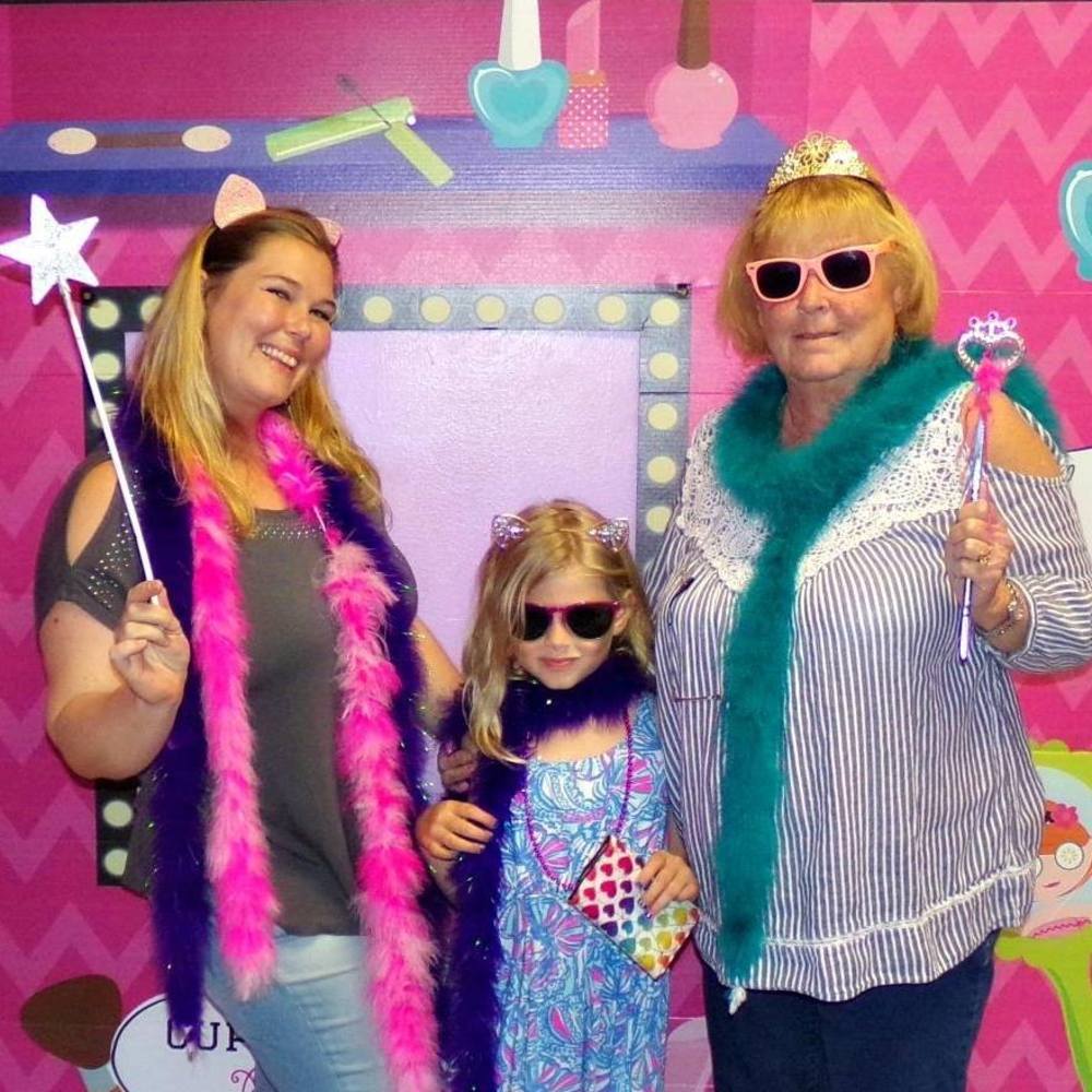 Meet your Posher, Sara